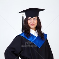Мантії з синім коміром для випускників